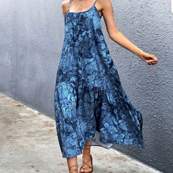 Dress - Picture 2 of 4